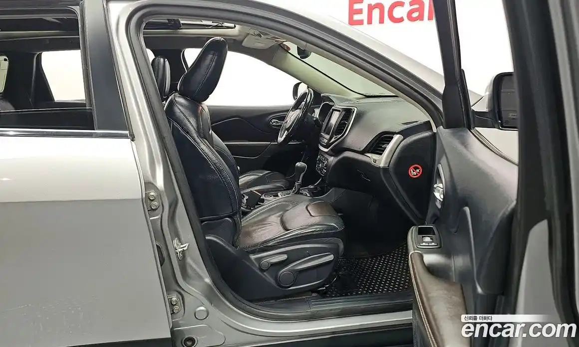 Jeep Cherokee 2015 2.0 гидро в Москве № 232748, фото 11