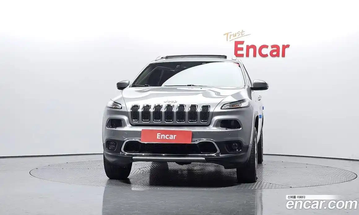Jeep Cherokee 2015 2.0 гидро в Москве № 232748, фото 3
