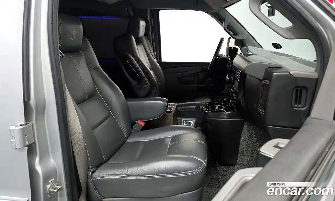 Chevrolet Express Van 2017 6.0 гидро в Москве № 234733, фото 11