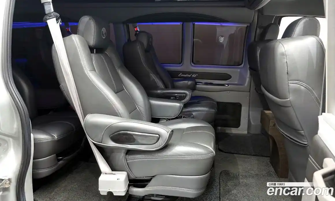 Chevrolet Express Van 2017 6.0 гидро в Москве № 234733, фото 12