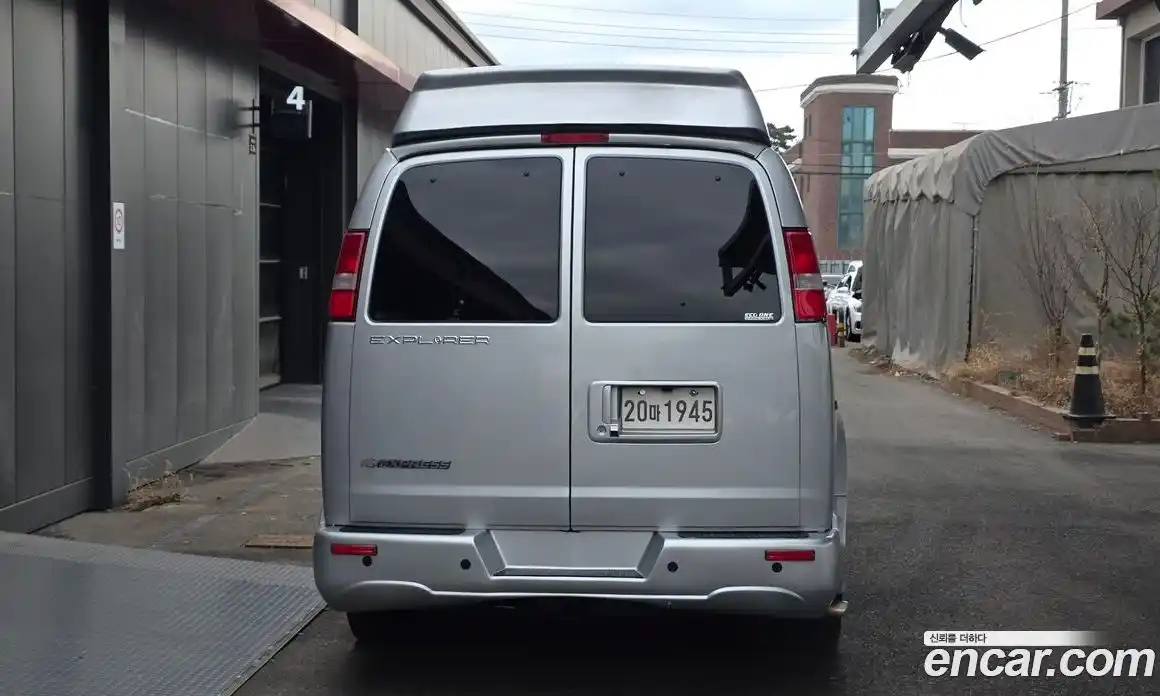 Chevrolet Express Van 2017 6.0 гидро в Москве № 234733, фото 4