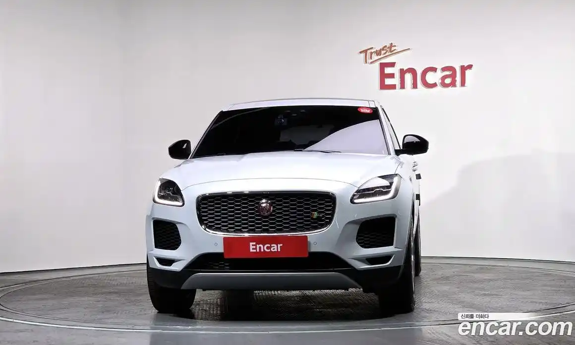 Jaguar E-Pace 2018 2.0 гидро в Москве № 262114, фото 3