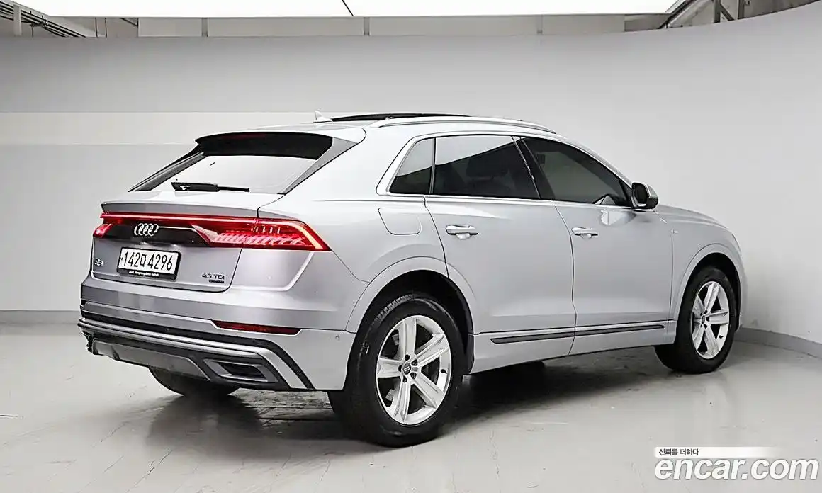 Audi Q8 2021 3.0 гидро в Москве № 269519, фото 4