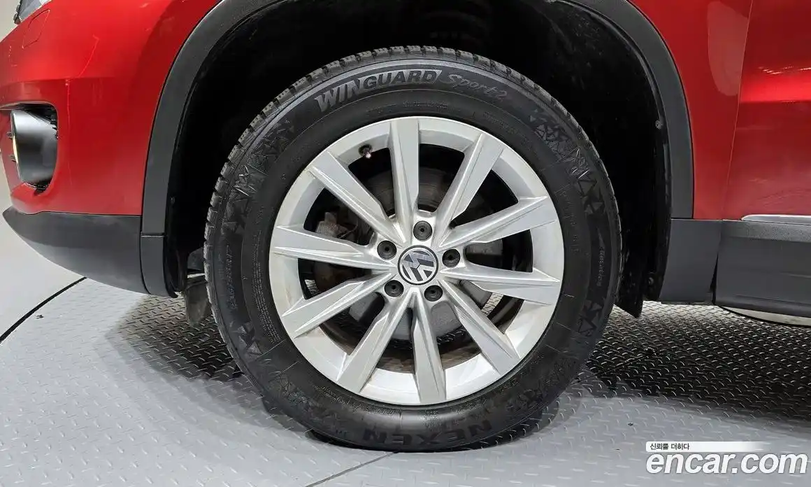 Volkswagen Tiguan 2014 2.0 гидро в Москве № 277474, фото 5