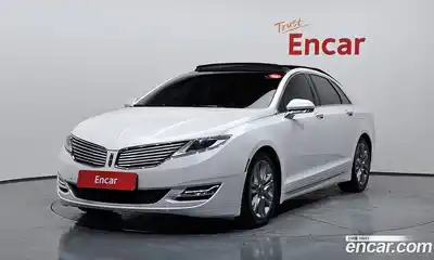 Lincoln MKZ, 2015