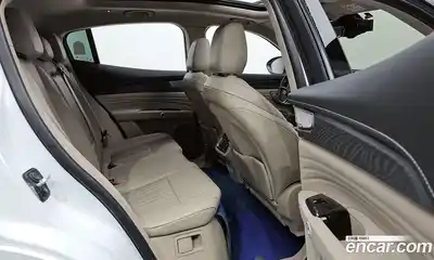 Maserati Grecale 2023 2.0 гидро в Москве № 282714, миниатюра 11