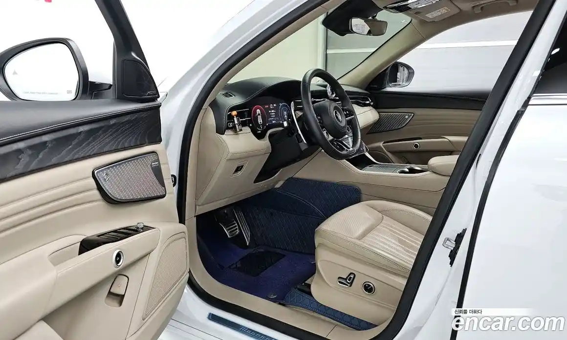 Maserati Grecale 2023 2.0 гидро в Москве № 282714, фото 12