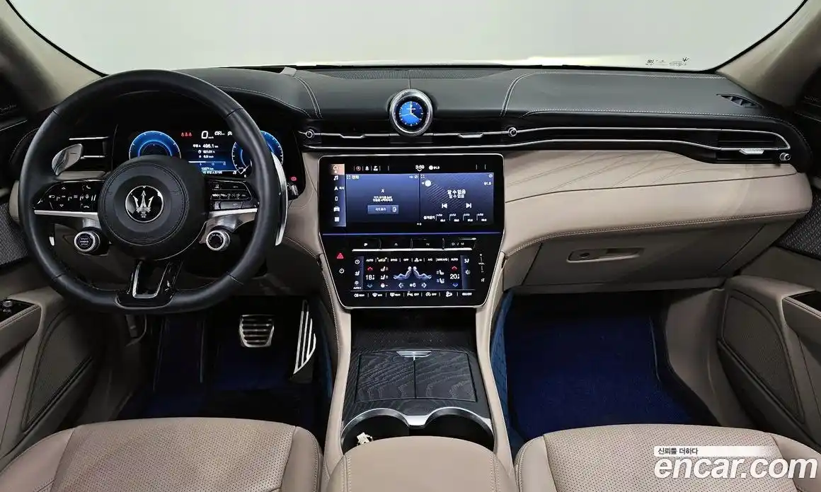 Maserati Grecale 2023 2.0 гидро в Москве № 282714, фото 7