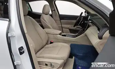 Maserati Grecale 2023 2.0 гидро в Москве № 282714, миниатюра 10