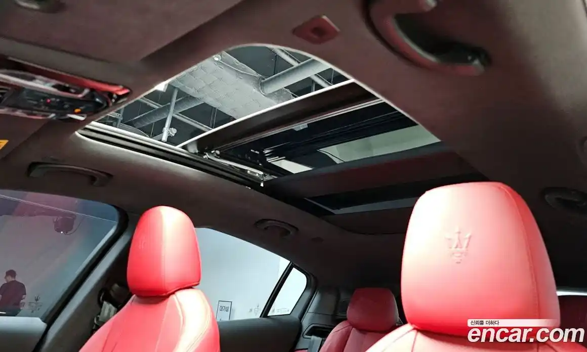 Maserati Grecale 2023 2.0 гидро в Москве № 282741, фото 18