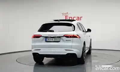 Maserati Grecale 2023 2.0 гидро в Москве № 282741, миниатюра 4