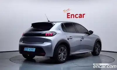 Peugeot 208 2022 0.1 гидро в Москве № 305670, миниатюра 2