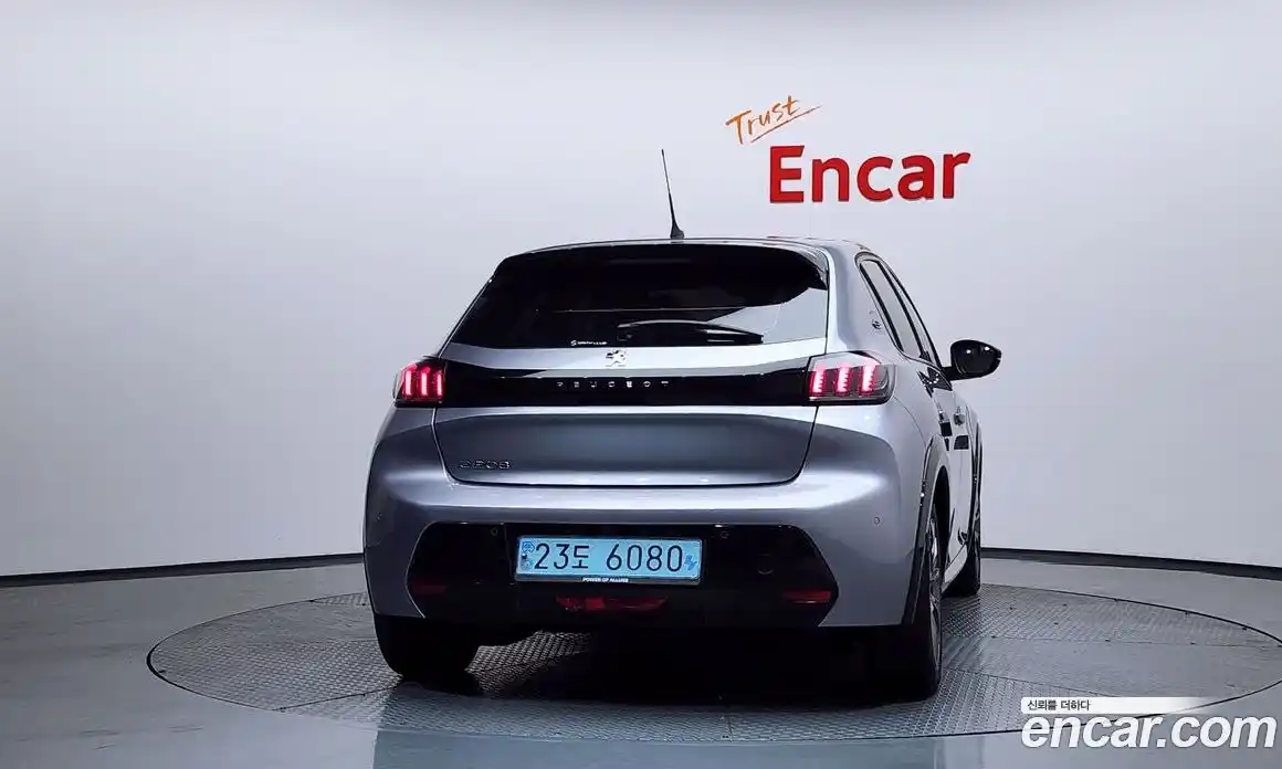 Peugeot 208 2022 0.1 гидро в Москве № 305670, фото 4