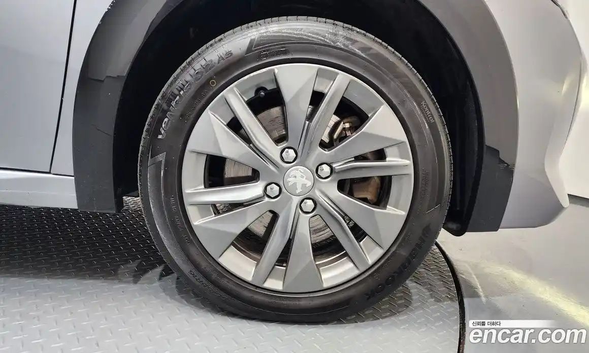 Peugeot 208 2022 0.1 гидро в Москве № 305670, фото 5