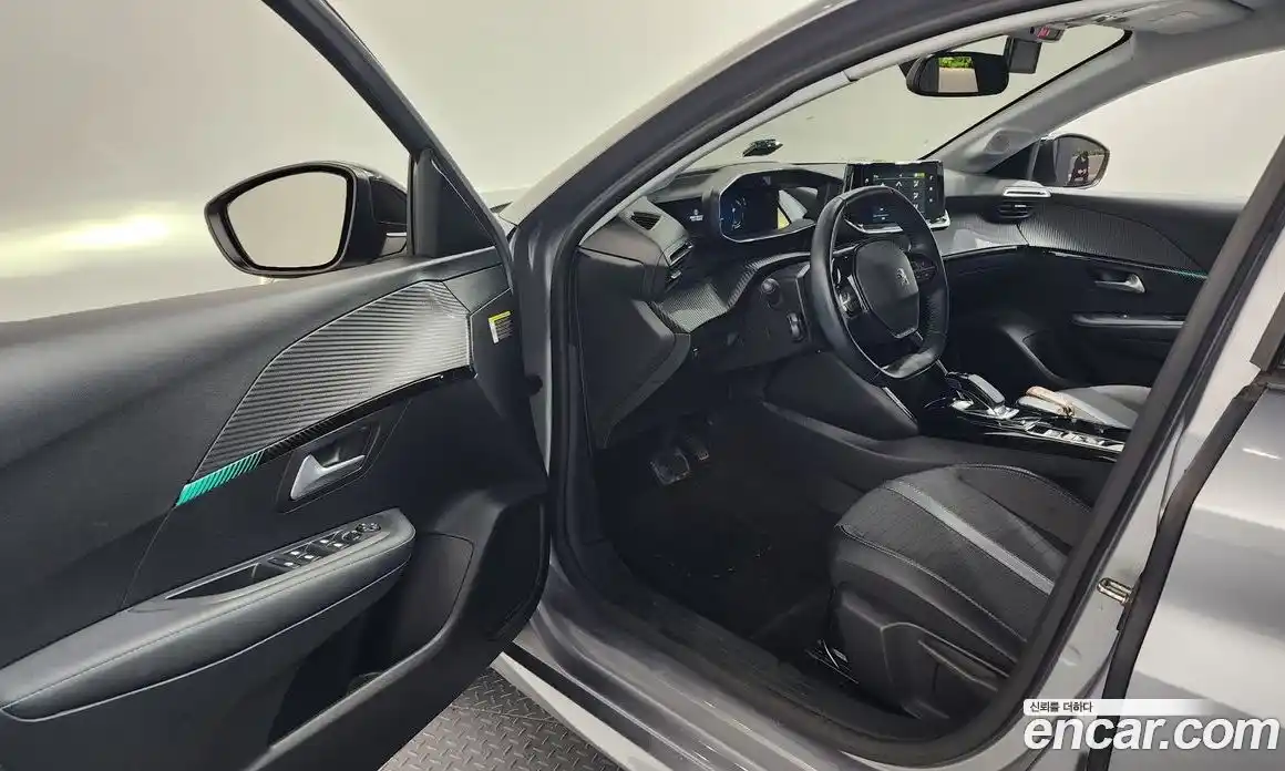 Peugeot 208 2022 0.1 гидро в Москве № 305670, фото 10