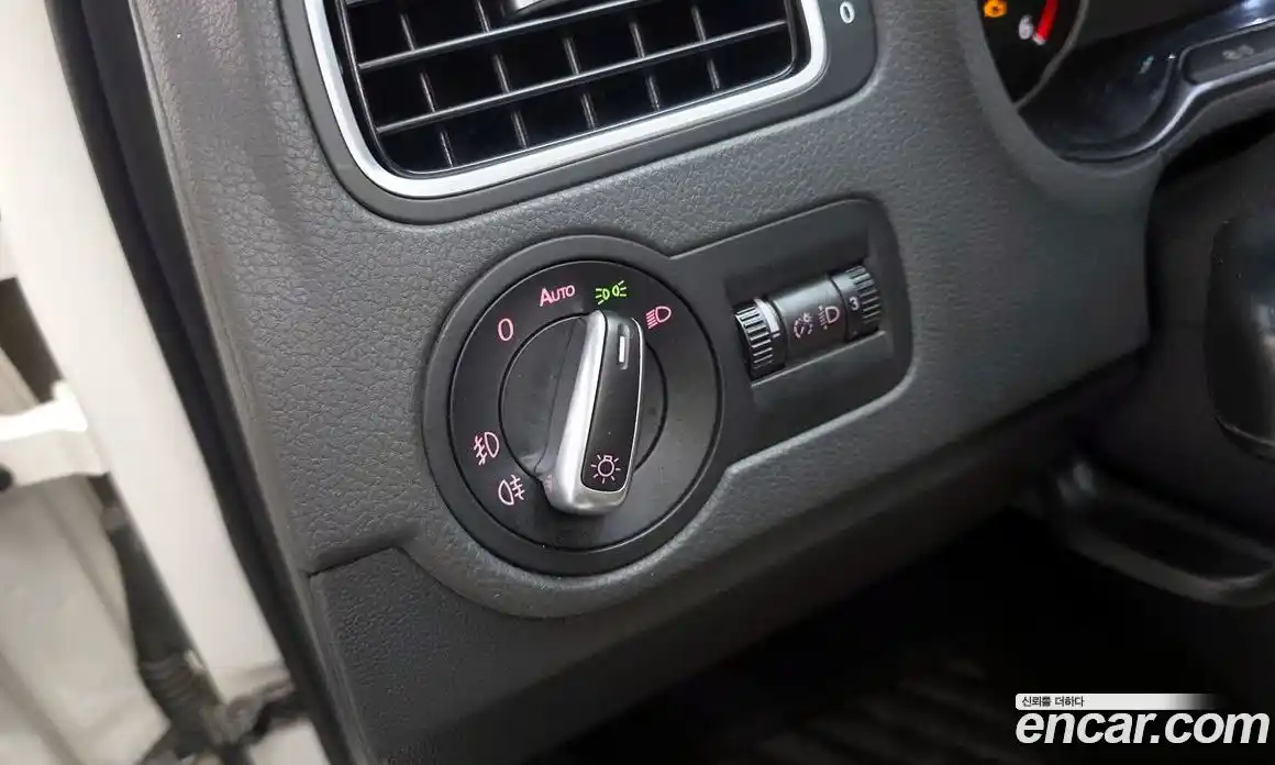 Volkswagen Polo 2014 1.6 гидро в Москве № 357896, фото 16