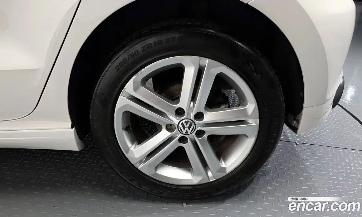 Volkswagen Polo 2014 1.6 гидро в Москве № 357896, фото 5