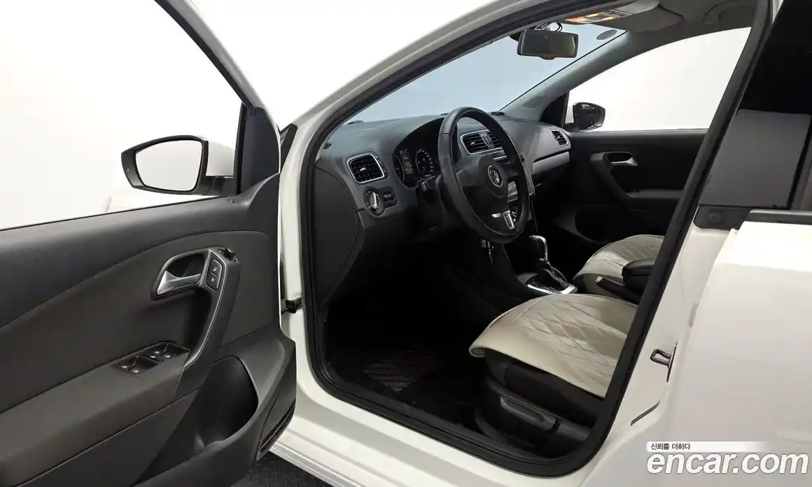 Volkswagen Polo 2014 1.6 гидро в Москве № 357896, фото 10