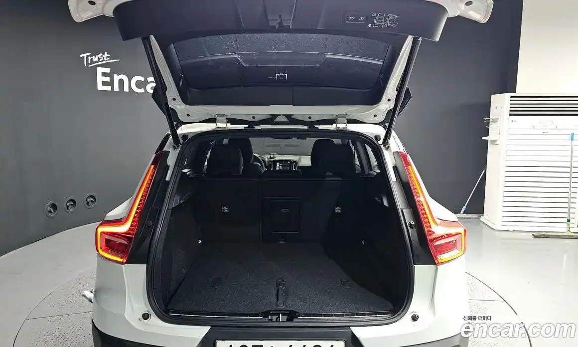 Volvo XC40 2020 2.0 гидро в Москве № 373925, фото 20