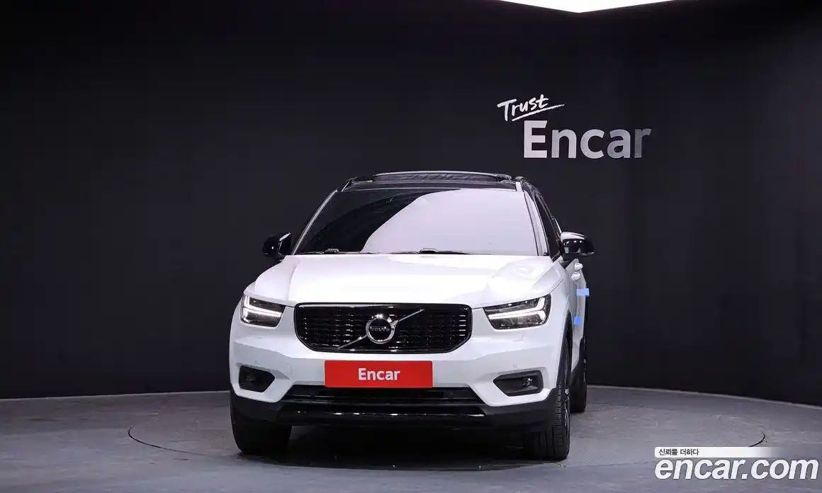 Volvo XC40 2020 2.0 гидро в Москве № 373925, фото 3