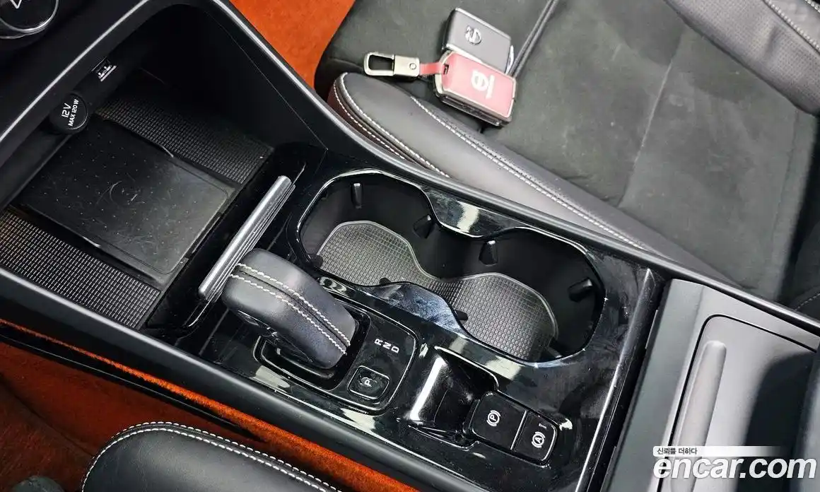 Volvo XC40 2020 2.0 гидро в Москве № 373925, фото 9