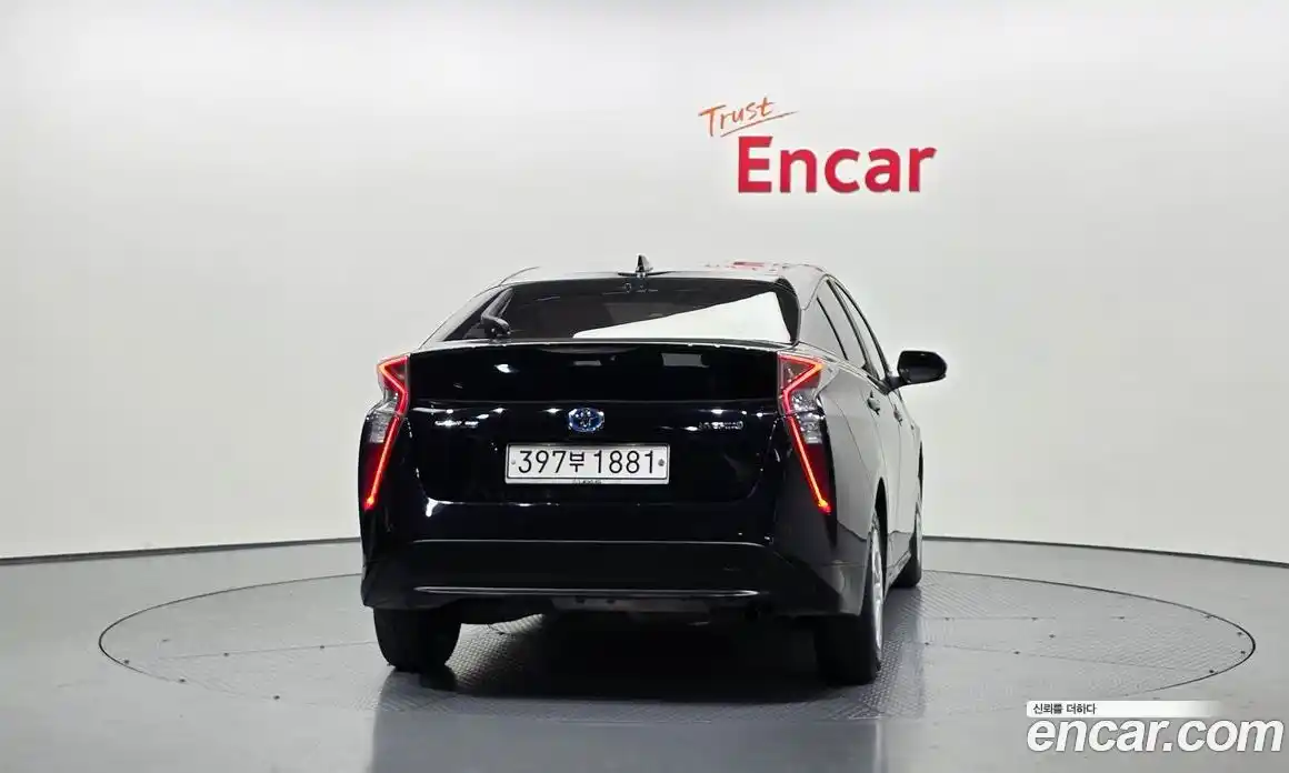Toyota Prius 2018 1.8 гидро в Москве № 384113, фото 4