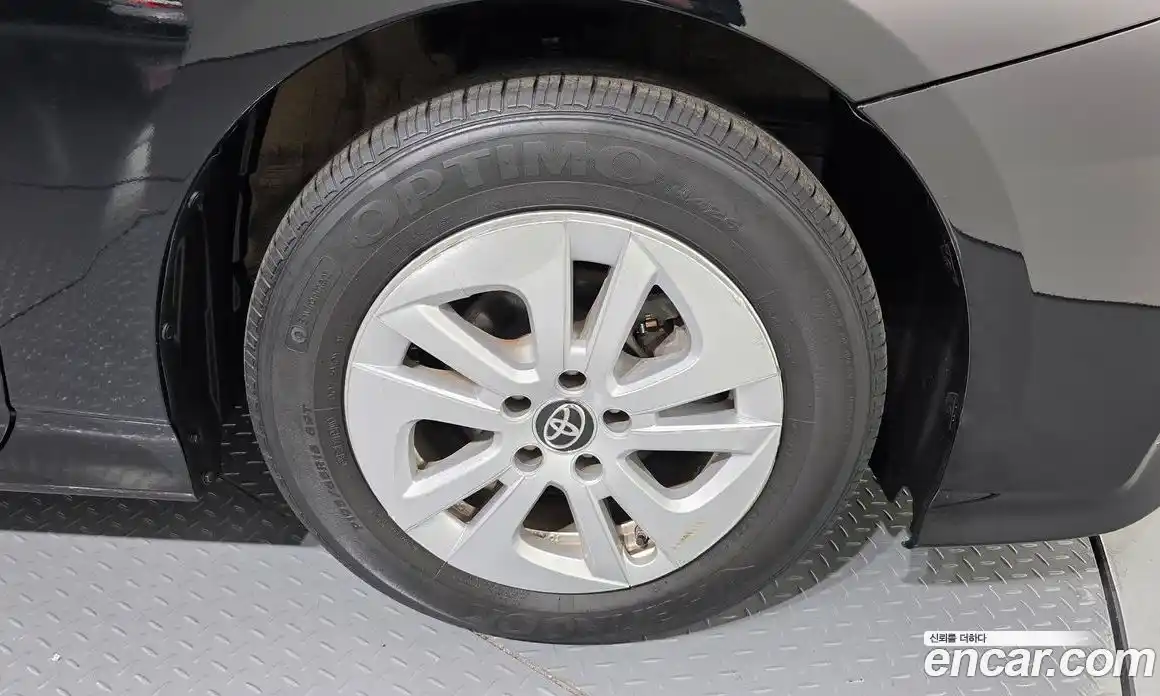 Toyota Prius 2018 1.8 гидро в Москве № 384113, фото 5