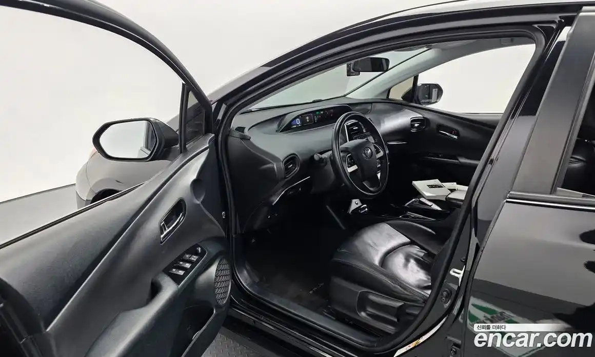 Toyota Prius 2018 1.8 гидро в Москве № 384113, фото 10