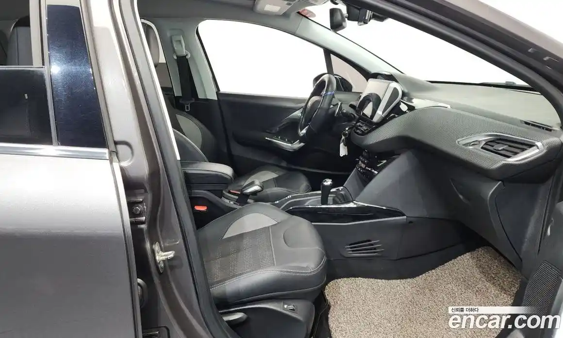 Peugeot 2008 2017 1.6 гидро в Москве № 433668, фото 11