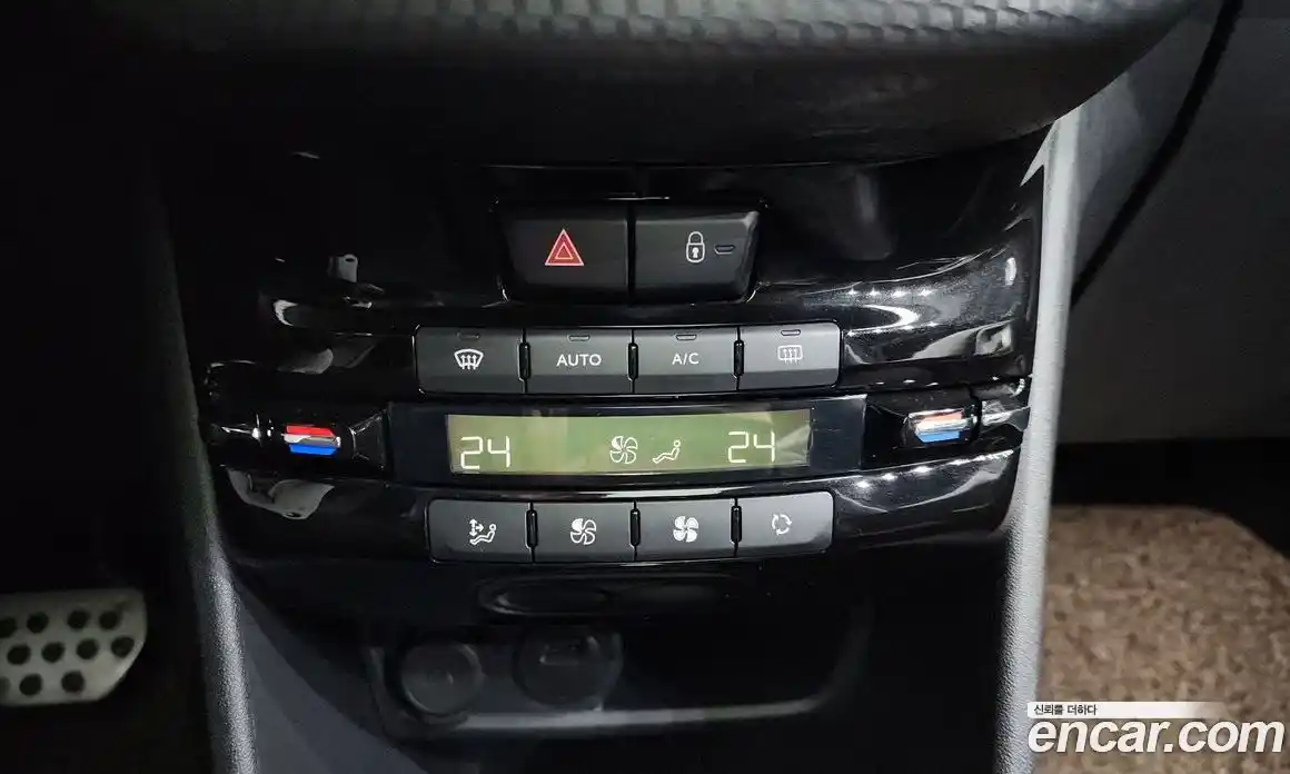 Peugeot 2008 2017 1.6 гидро в Москве № 433668, фото 17