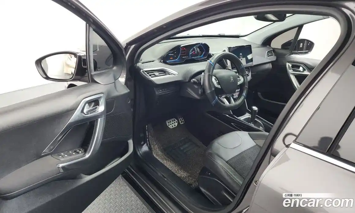 Peugeot 2008 2017 1.6 гидро в Москве № 433668, фото 10