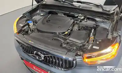 Volvo XC40 2020 2.0 гидро в Москве № 497539, миниатюра 6