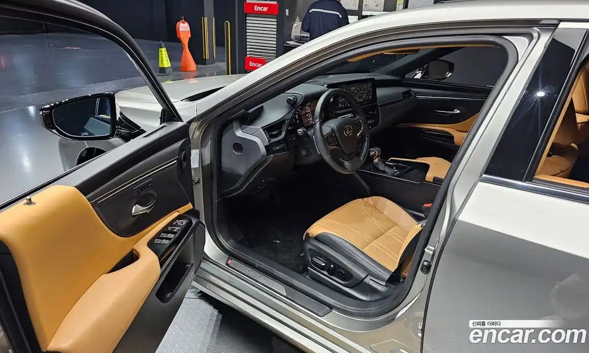 Lexus ES 2023 2.5 гидро в Москве № 499578, фото 11