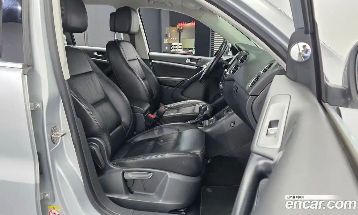 Volkswagen Tiguan 2013 2.0 гидро в Москве № 547384, фото 11