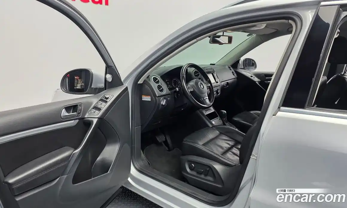Volkswagen Tiguan 2013 2.0 гидро в Москве № 547384, фото 10
