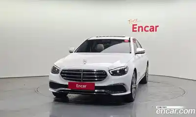 Mercedes-Benz E-Class 2022 2.0 гидро в Москве № 623643, миниатюра 3