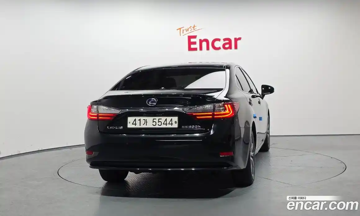 Lexus ES 2017 2.5 гидро в Москве № 766896, фото 4