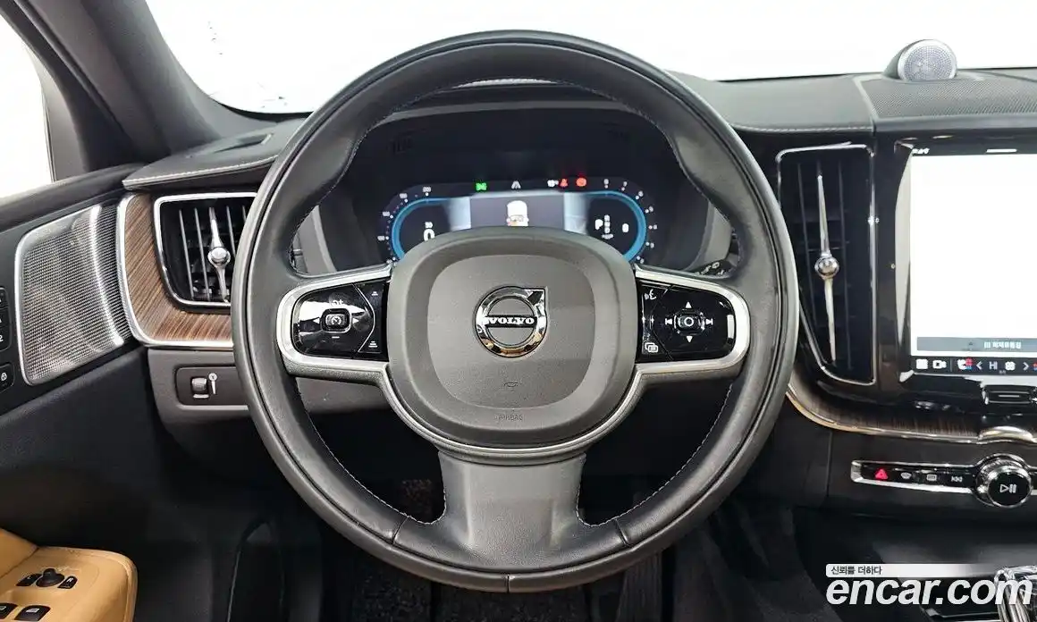 Volvo XC60 2022 2.0 гидро в Москве № 801874, фото 14