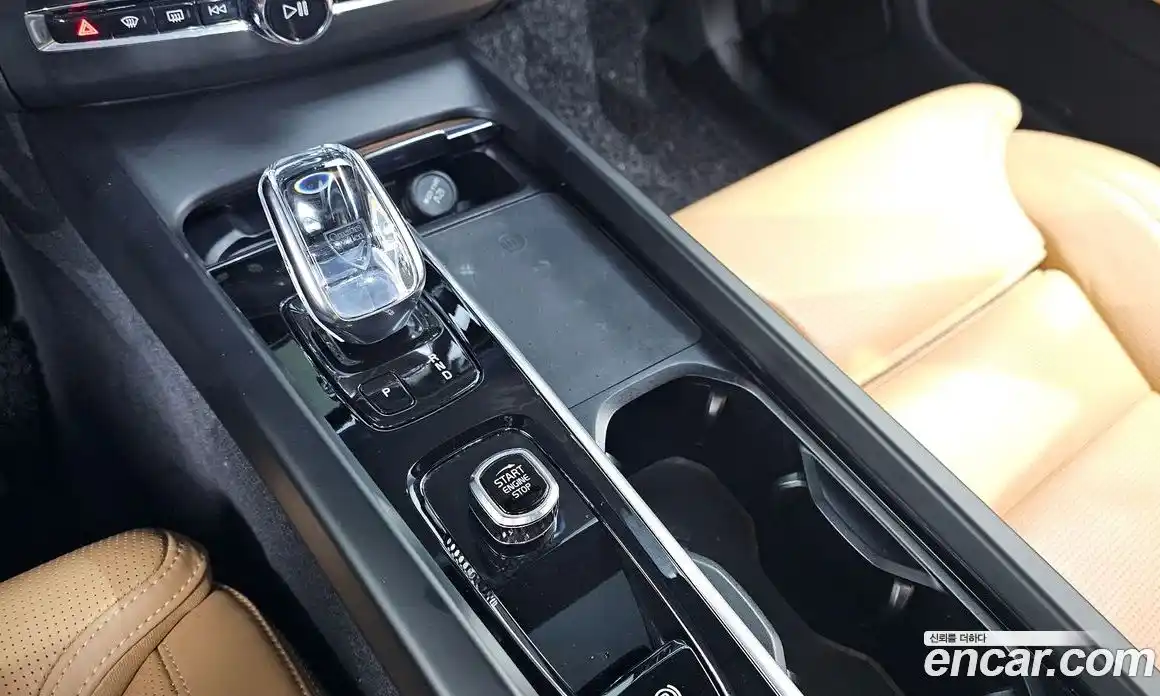 Volvo XC60 2022 2.0 гидро в Москве № 801874, фото 9