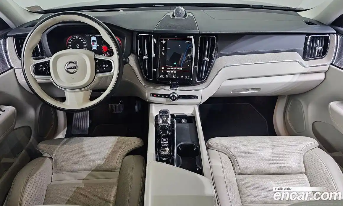 Volvo XC60 2021 2.0 гидро в Москве № 801911, фото 7