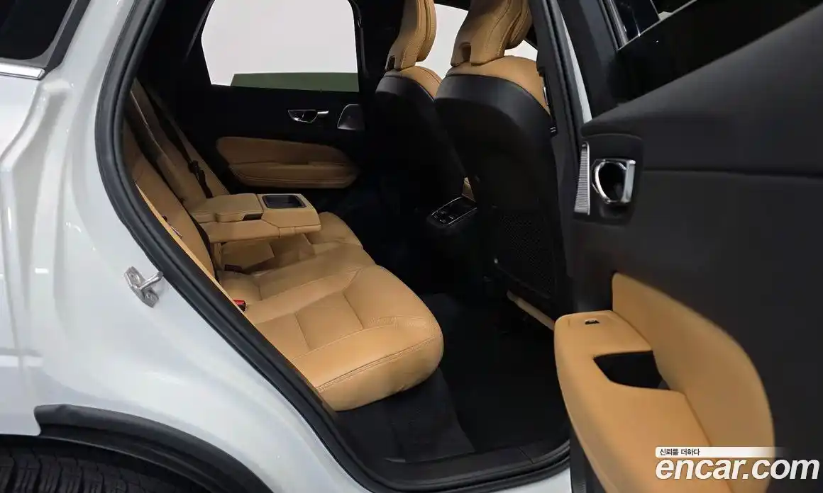 Volvo XC60 2021 2.0 гидро в Москве № 972033, фото 12