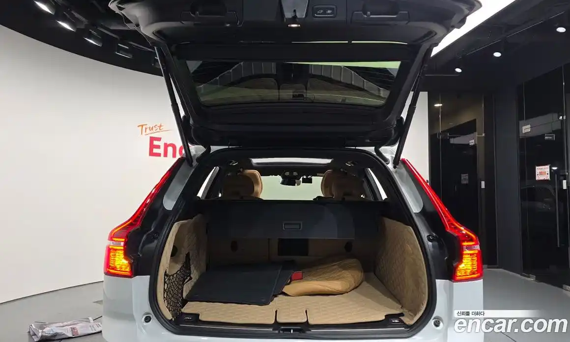 Volvo XC60 2021 2.0 гидро в Москве № 972033, фото 20