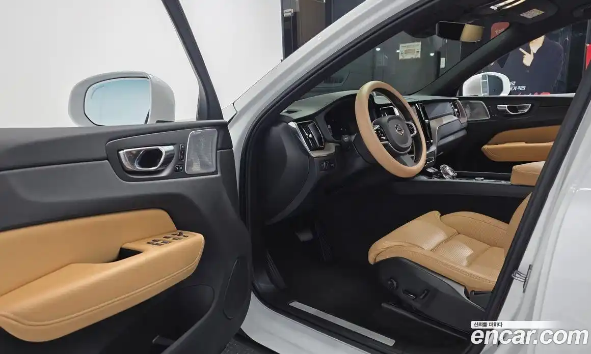 Volvo XC60 2021 2.0 гидро в Москве № 972033, фото 10