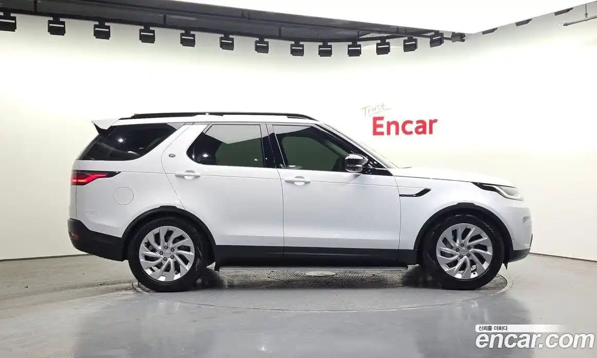 Land Rover Discovery 2024 3.0 гидро в Москве № 975153, фото 6