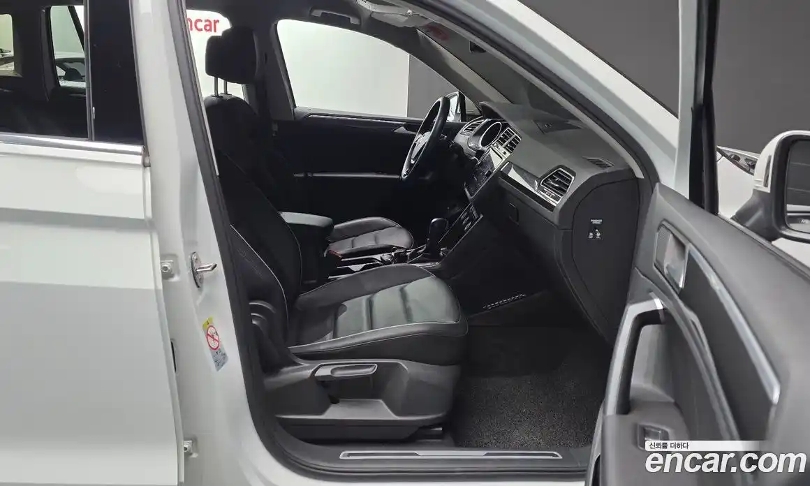 Volkswagen Tiguan 2020 2.0 гидро в Москве № 1014500, фото 11