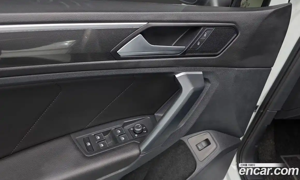 Volkswagen Tiguan 2020 2.0 гидро в Москве № 1014500, фото 18
