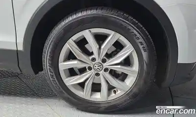 Volkswagen Tiguan 2020 2.0 гидро в Москве № 1014500, миниатюра 5