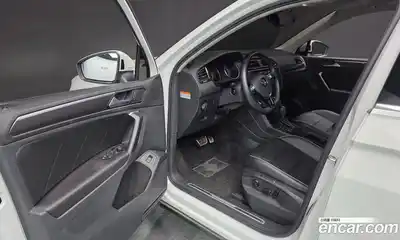 Volkswagen Tiguan 2020 2.0 гидро в Москве № 1014500, миниатюра 10