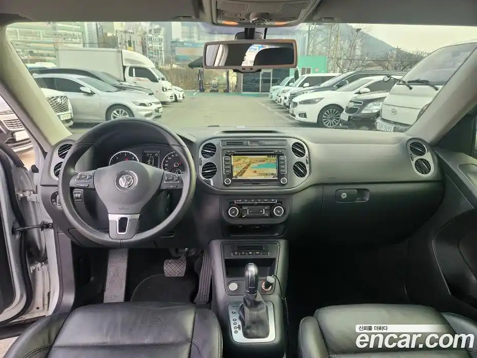 Volkswagen Tiguan 2013 2.0 гидро в Москве № 1014749, фото 13