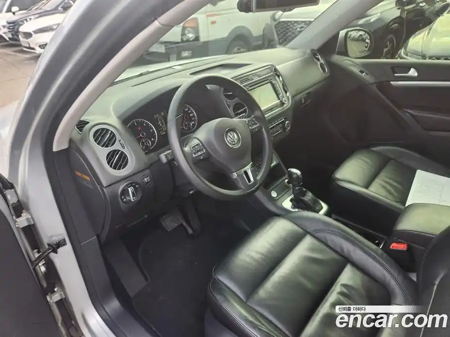 Volkswagen Tiguan 2013 2.0 гидро в Москве № 1014749, фото 14